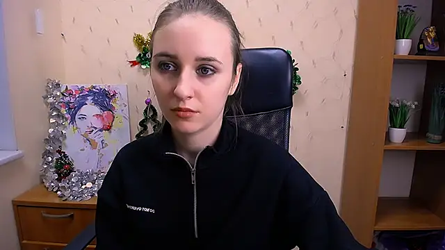 Snapshot of _Nicole_new chatting on 12/14/24, 03:47  Nicole new online show from 12/14/24, 03:47