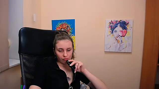 Snapshot of _Nicole_new chatting on 03/14/25, 03:36  Nicole new online show from 03/14/25, 03:36