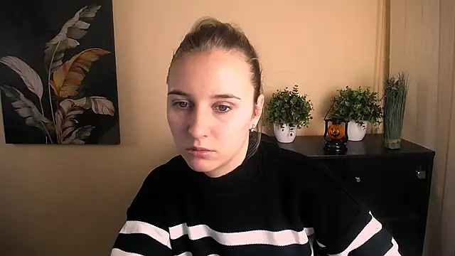 Snapshot of _Nicole_new chatting on 10/30/25, 09:22  Nicole new online show from 10/30/25, 09:22