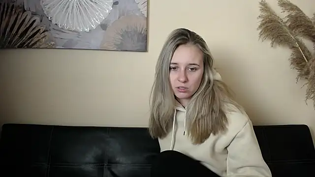  Nicole new online show from 11/08/25, 08:47