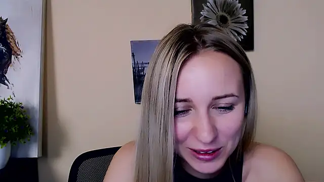 Snapshot of _Nicole_new chatting on 06/17/26, 09:12 Nicole new online show from 06/17/26, 09:12