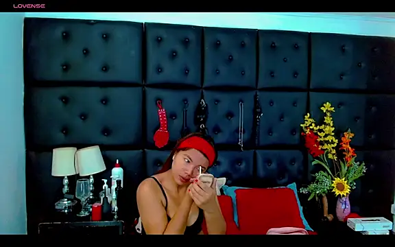 Isalombardi online show from 05/12/26, 02:41
