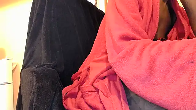 misswetlipss online show from 12/21/25, 01:51