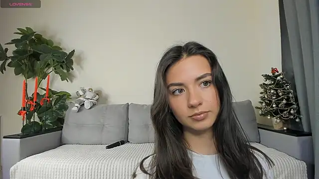 Snapshot of NicoleLuv chatting on 12/30/24, 01:47 NicoleLuv online show from 12/30/24, 01:47