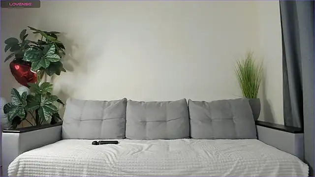 Snapshot of NicoleLuv chatting on 02/26/25, 04:14 NicoleLuv online show from 02/26/25, 04:14