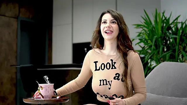 BelleSkye online show from 02/25/25, 04:24