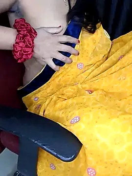 Snapshot of kaamuk_shweta chatting on 02/13/25, 09:30 kaamuk shweta online show from 02/13/25, 09:30