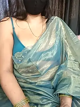 Snapshot of kaamuk_shweta chatting on 02/19/25, 10:56 kaamuk shweta online show from 02/19/25, 10:56