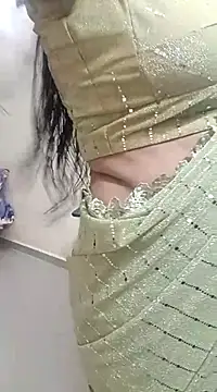 Snapshot of kaamuk_shweta chatting on 02/25/25, 12:25 kaamuk shweta online show from 02/25/25, 12:25