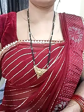 Snapshot of kaamuk_shweta chatting on 02/26/25, 04:25 kaamuk shweta online show from 02/26/25, 04:25