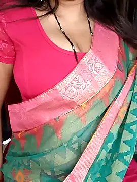 Snapshot of kaamuk_shweta chatting on 03/09/25, 03:54 kaamuk shweta online show from 03/09/25, 03:54
