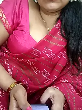 Snapshot of kaamuk_shweta chatting on 03/11/25, 12:28 kaamuk shweta online show from 03/11/25, 12:28