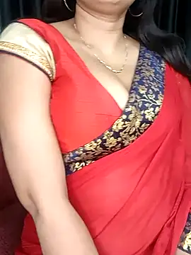 Snapshot of kaamuk_shweta chatting on 03/11/25, 04:29 kaamuk shweta online show from 03/11/25, 04:29