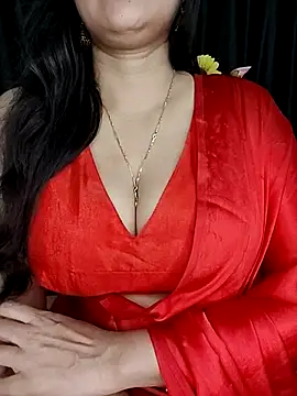 Snapshot of kaamuk_shweta chatting on 09/17/25, 11:06 kaamuk shweta online show from 09/17/25, 11:06