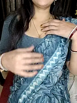 Snapshot of kaamuk_shweta chatting on 09/30/25, 05:01 kaamuk shweta online show from 09/30/25, 05:01