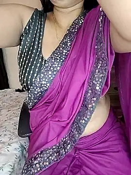 Snapshot of kaamuk_shweta chatting on 10/13/25, 11:10 kaamuk shweta online show from 10/13/25, 11:10