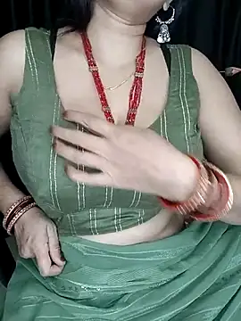 Snapshot of kaamuk_shweta chatting on 10/16/25, 05:14 kaamuk shweta online show from 10/16/25, 05:14