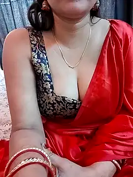 Snapshot of kaamuk_shweta chatting on 10/17/25, 05:32 kaamuk shweta online show from 10/17/25, 05:32