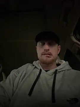 Snapshot of bigred0808 chatting on 02/18/26, 06:53 bigred0808 online show from 02/18/26, 06:53