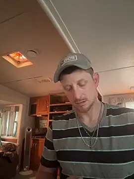 Snapshot of bigred0808 chatting on 04/05/26, 09:12 bigred0808 online show from 04/05/26, 09:12