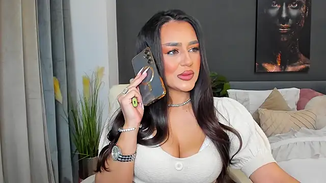 Sonia  Rey online show from 12/17/25, 01:28