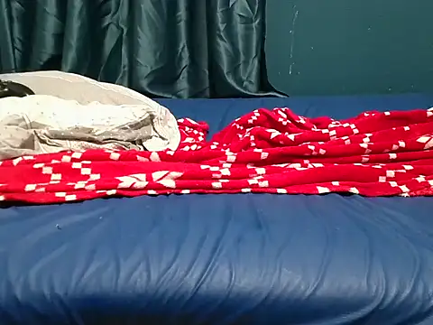 Snapshot of krissraw chatting on 11/09/25, 09:02 krissraw online show from 11/09/25, 09:02