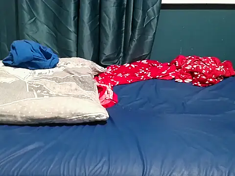 Snapshot of krissraw chatting on 11/20/25, 04:34 krissraw online show from 11/20/25, 04:34