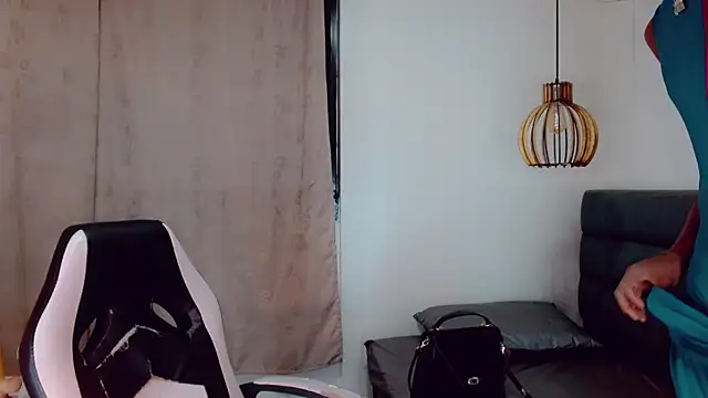 Oriana braom online show from 01/18/25, 02:03