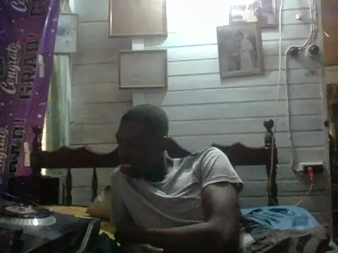 Snapshot of PELOVER chatting on 10/27/25, 12:20 PELOVER online show from 10/27/25, 12:20