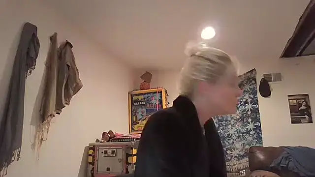 AddieAssets online show from 12/12/24, 05:42