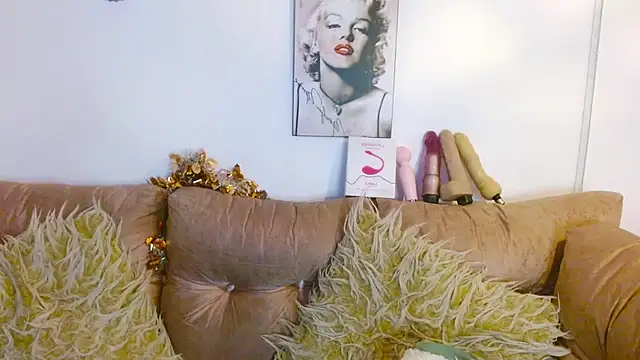 hinataleecs online show from 02/01/25, 07:47