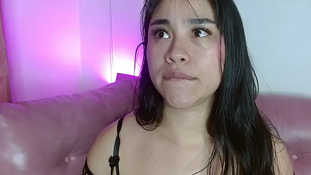 hinataleecs online show from 12/14/25, 09:03