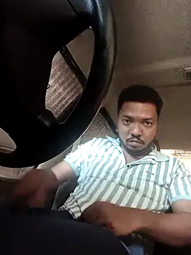 Snapshot of Mmm992170 chatting on 02/12/25, 10:46 Mmm992170 online show from 02/12/25, 10:46