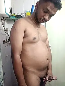 Snapshot of Mmm992170 chatting on 03/03/25, 12:48 Mmm992170 online show from 03/03/25, 12:48