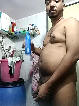 Snapshot of Mmm992170 chatting on 09/21/25, 01:35 Mmm992170 online show from 09/21/25, 01:35