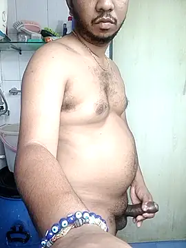 Snapshot of Mmm992170 chatting on 10/05/25, 08:12 Mmm992170 online show from 10/05/25, 08:12