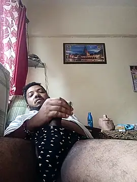 Snapshot of Mmm992170 chatting on 10/07/25, 04:31 Mmm992170 online show from 10/07/25, 04:31