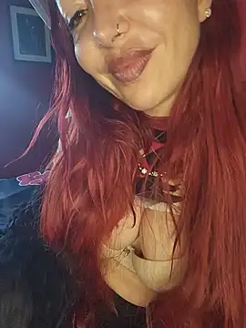 Snapshot of Carolina_red chatting on 05/13/26, 04:04 Carolina red online show from 05/13/26, 04:04