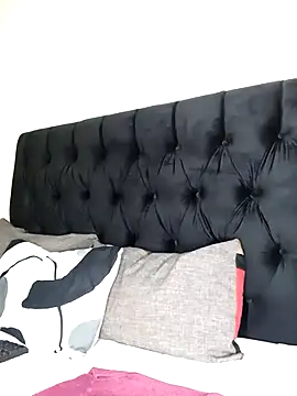 Dark Berry 26 online show from 11/25/25, 09:04