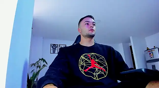 alexander collin02 online show from 02/12/25, 12:55