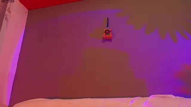 adara johnson   online show from 04/19/26, 12:04