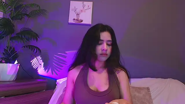 Snapshot of adara_johnson__ chatting on 05/16/26, 11:42 adara johnson online show from 05/16/26, 11:42