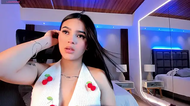 Tifanny Jhoson online show from 09/17/25, 10:22