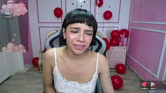 Snapshot of kathina_t chatting on 02/20/25, 11:32 kathina t online show from 02/20/25, 11:32