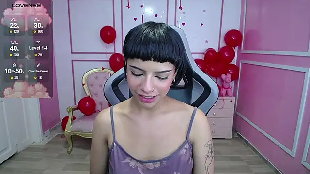 Snapshot of kathina_t chatting on 02/21/25, 10:15 kathina t online show from 02/21/25, 10:15