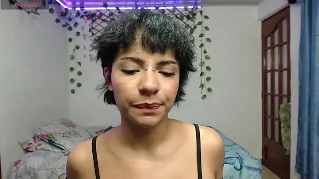 Snapshot of kathina_t chatting on 09/17/25, 09:16 kathina t online show from 09/17/25, 09:16