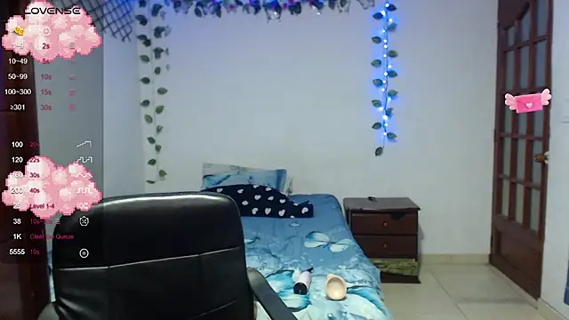 Snapshot of kathina_t chatting on 10/23/25, 12:21 kathina t online show from 10/23/25, 12:21