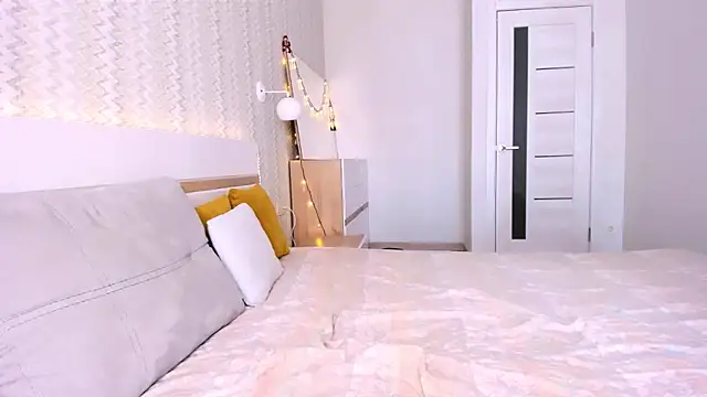 Kate Ree online show from 02/17/25, 09:03