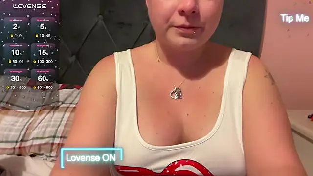 NaughtyWifeUK online show from 12/03/24, 09:34