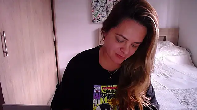 ParisW online show from 02/06/25, 08:56